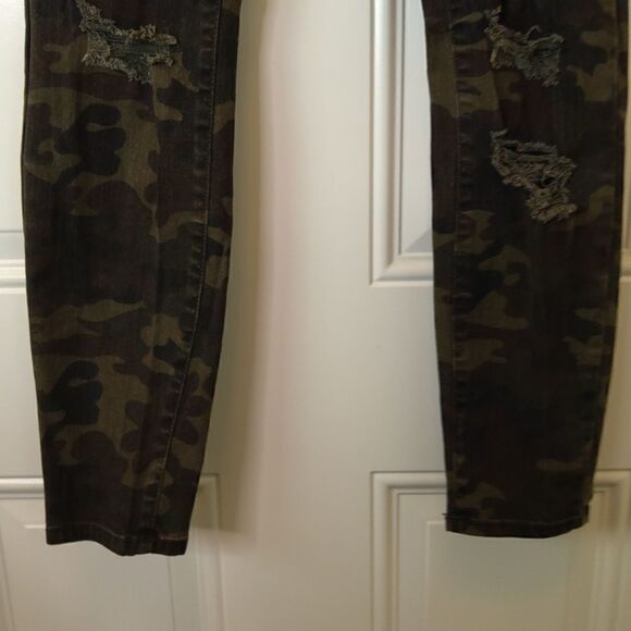 Cello green camo 5 pocket distressed skinny jeans - Picture 3 of 16